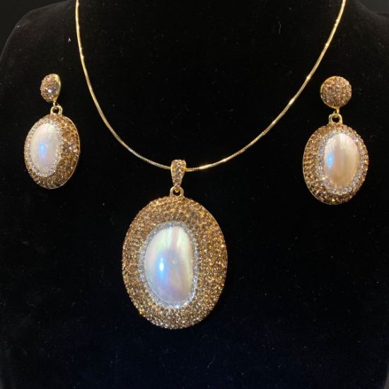 Picture of original design 18K Handmade Non-Fading Irregular Natural Pearl Mabe Shell Set with Czech Rhinestones, Handcrafted Jewelry in European and American Style.#necklace #original #necklace #earrings #ring